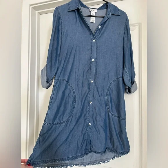Tommy Bahama lightweight denim dress- with pockets -small Tommy Bahama lightweight denim dress- with pockets -small